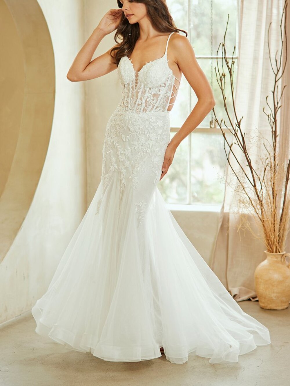 WHITE WEDDING DRESS. NEW LONG DESTINATION GARDEN OUTDOOR CHURCH BRIDAL GOWN.